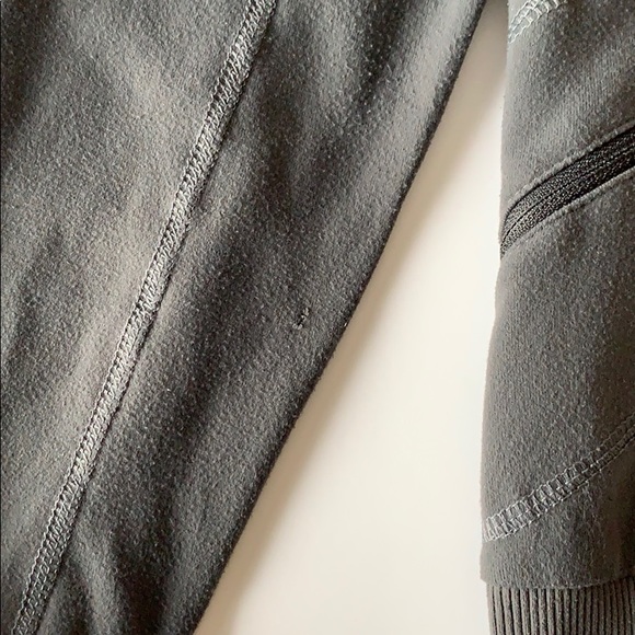 🖤2/$15 Aritzia TNA Zip-Up - Picture 6 of 6